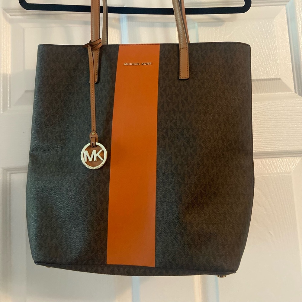 Like new Michael Kors purse.